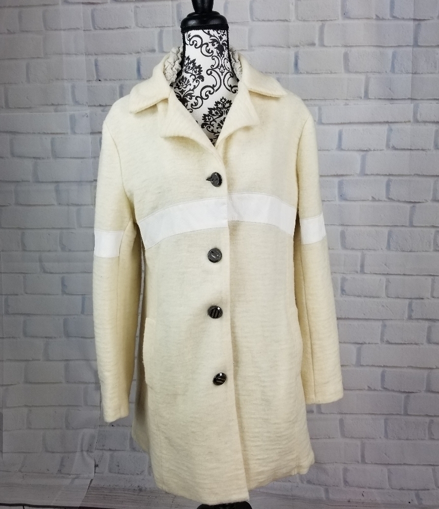 Tara Vao button front jacket pockets size medium